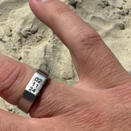 best custom engraved rings men