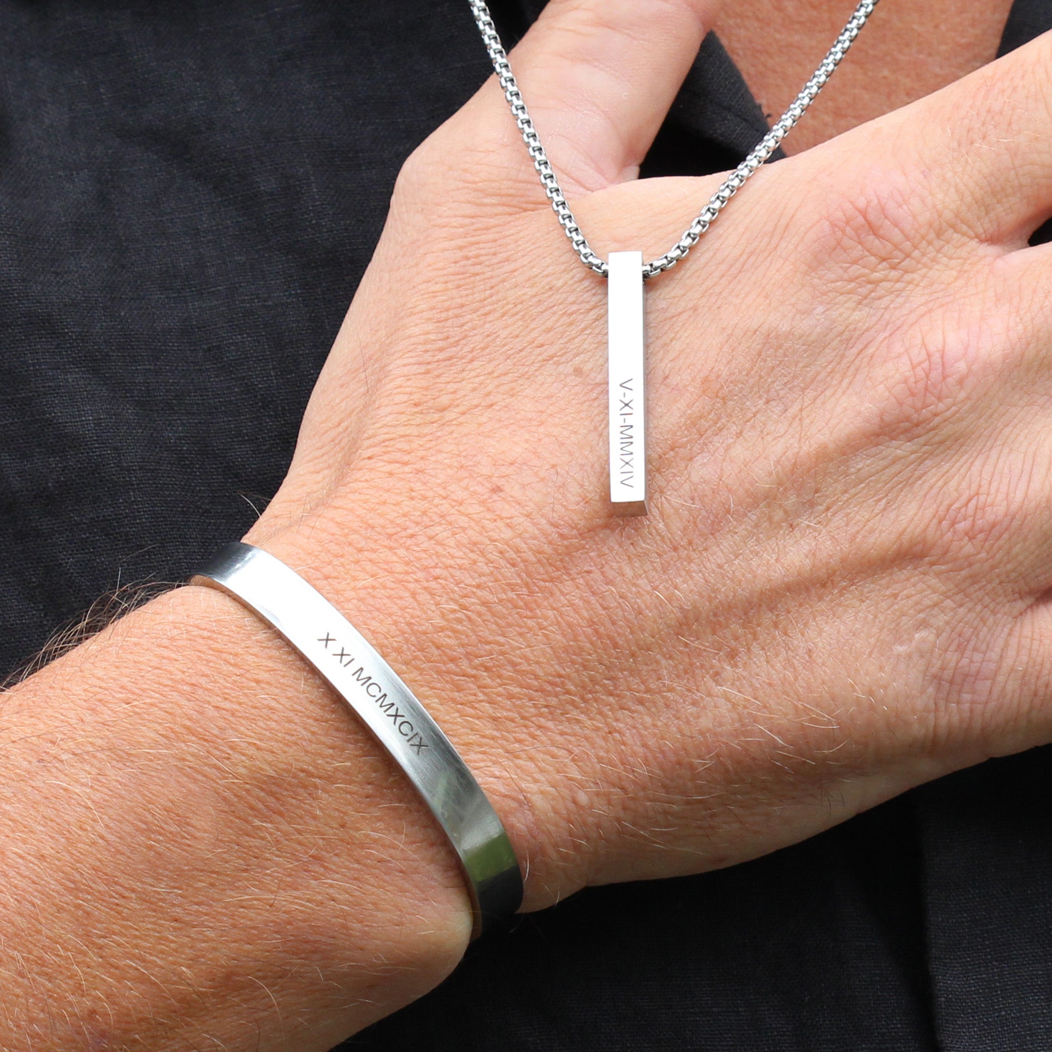 Simple Necklace Silver | Roman Numerals