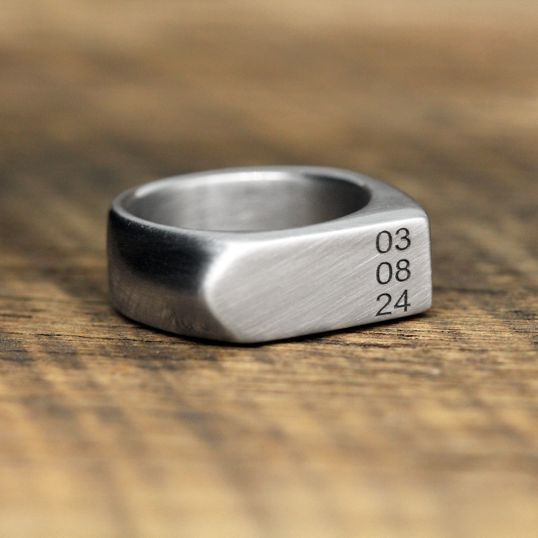 solid silver mens engraved ring